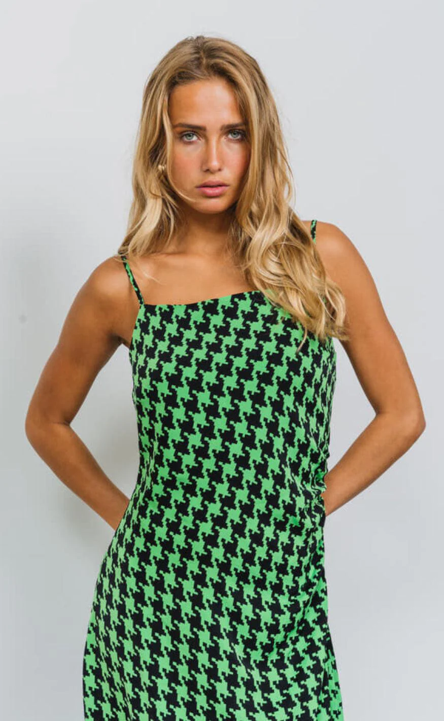 A-View Kjole - Simone - Black/Green - Image 3