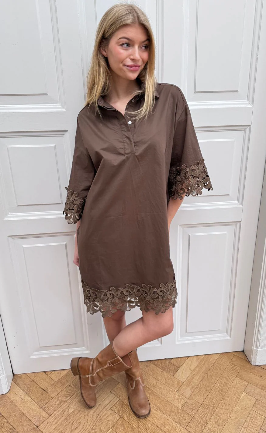 Continue Kjole - Klara Embrodery - Brown