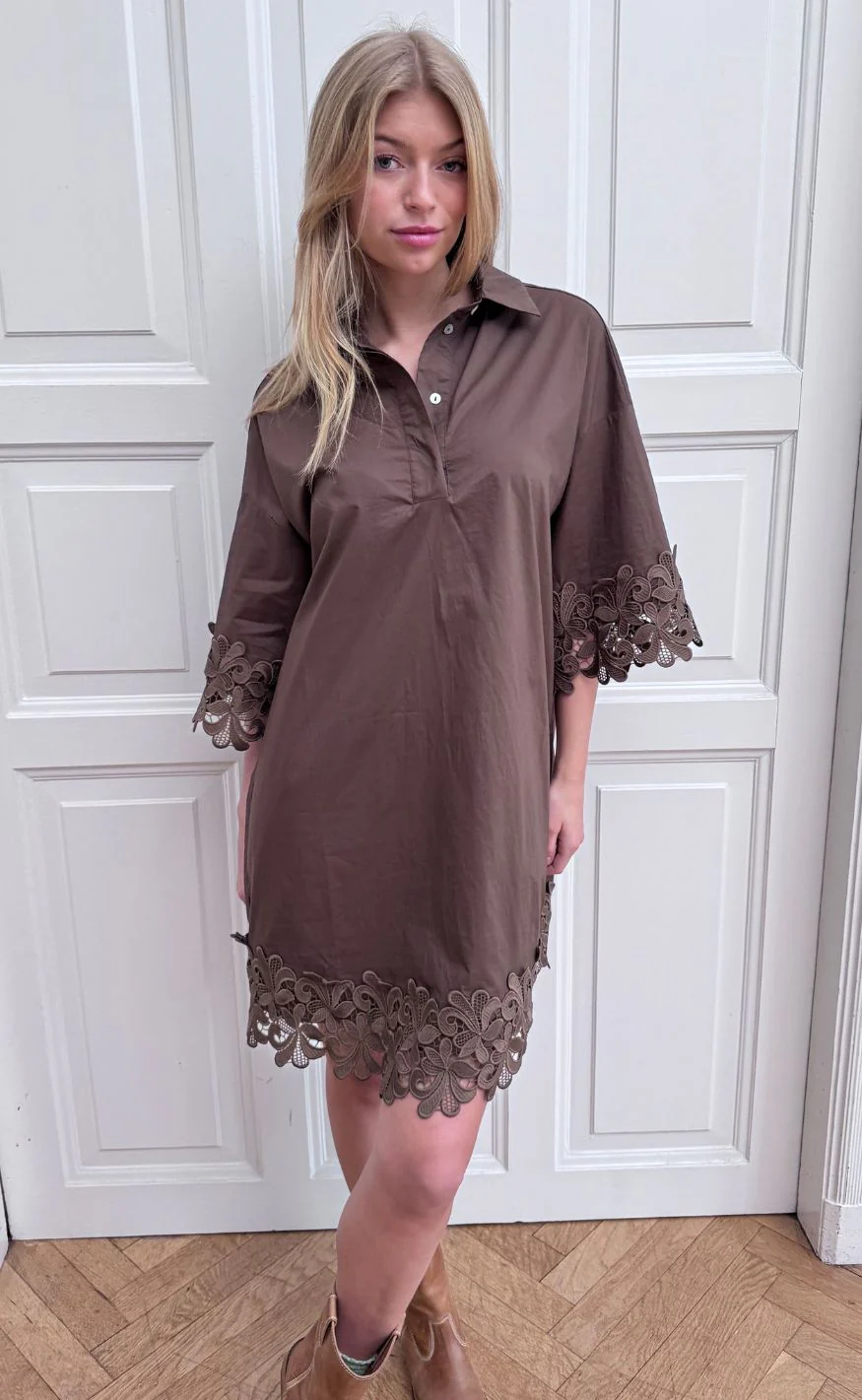 Continue Kjole - Klara Embrodery - Brown - Image 2