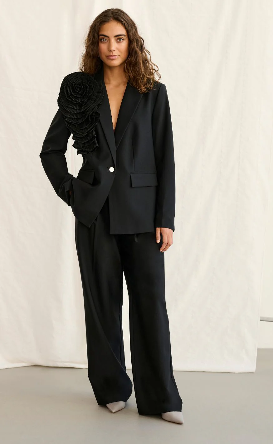 Culture Blazer - Yala Collina - Black - Image 3