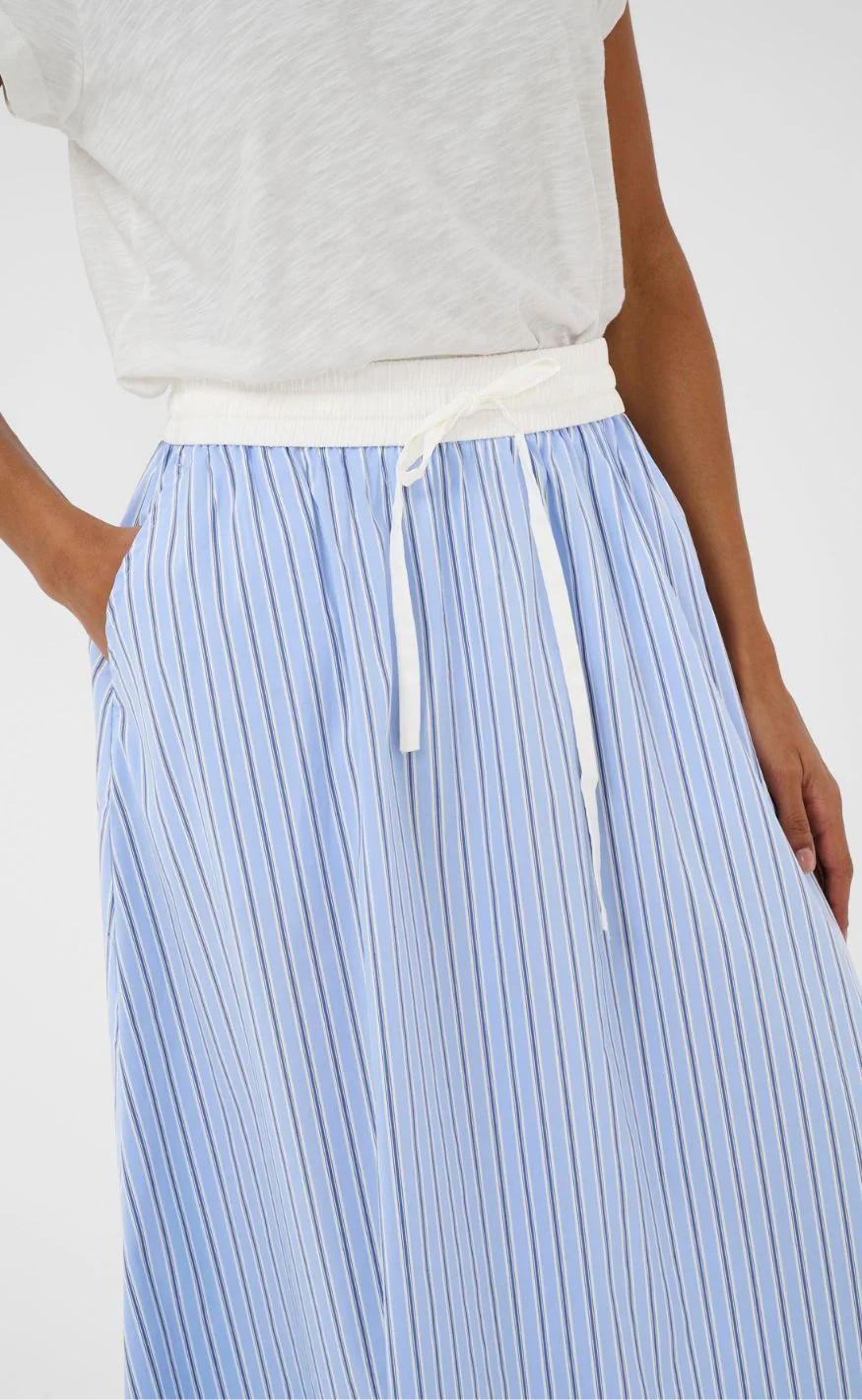 Culture Nederdel - Art - Blue Stripe - Image 6