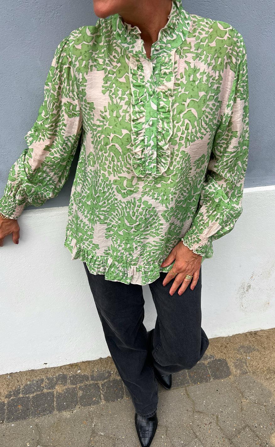 Say INA Copenhagen Bluse - Pia - Green Dream - Image 2