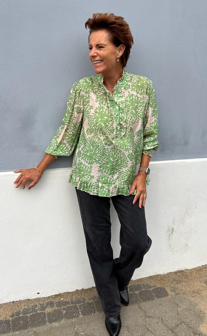 Say INA Copenhagen Bluse - Pia - Green Dream - Image 6