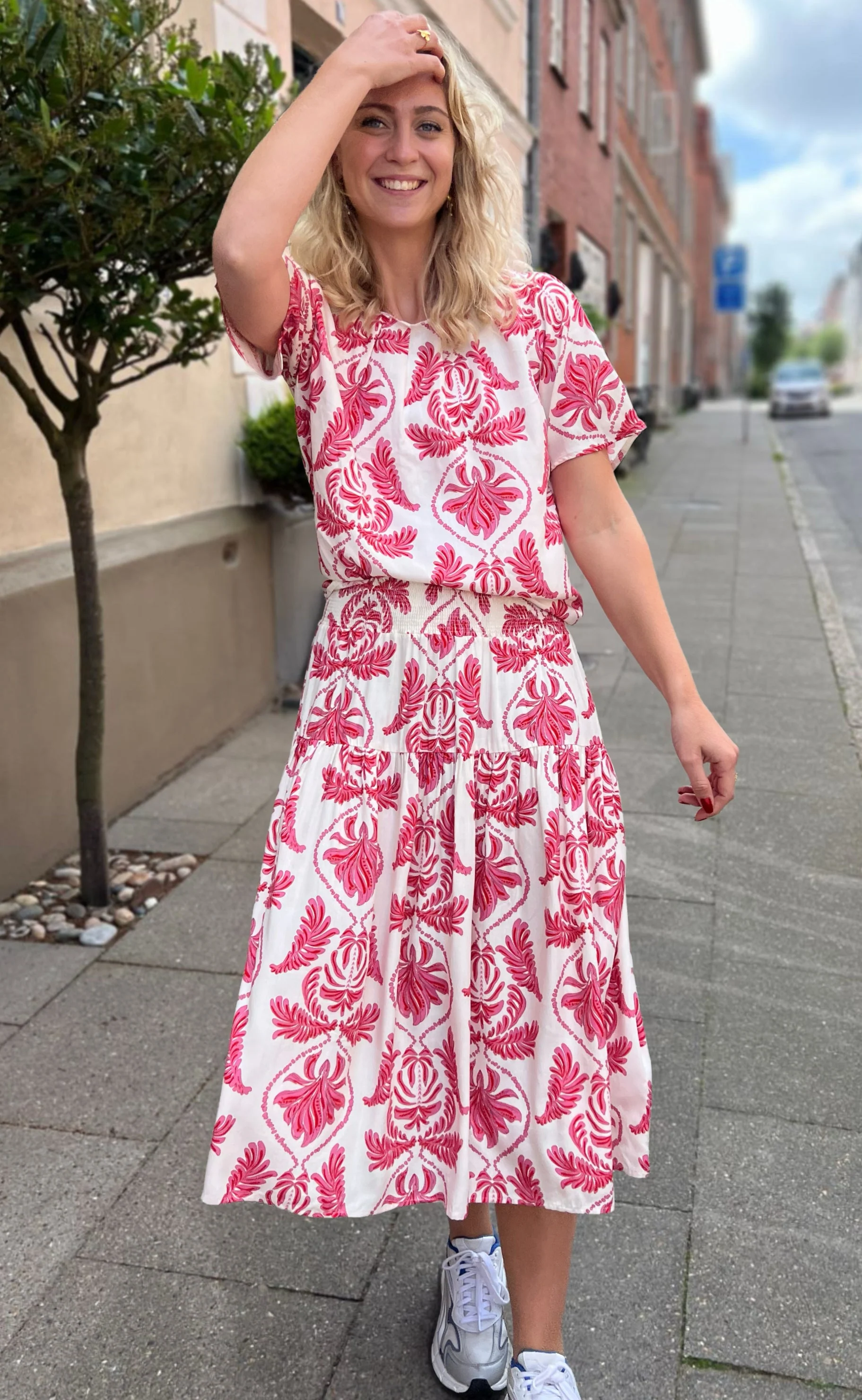 Say INA Copenhagen Bluse - Vicky - White/Pink Paisley - Image 2
