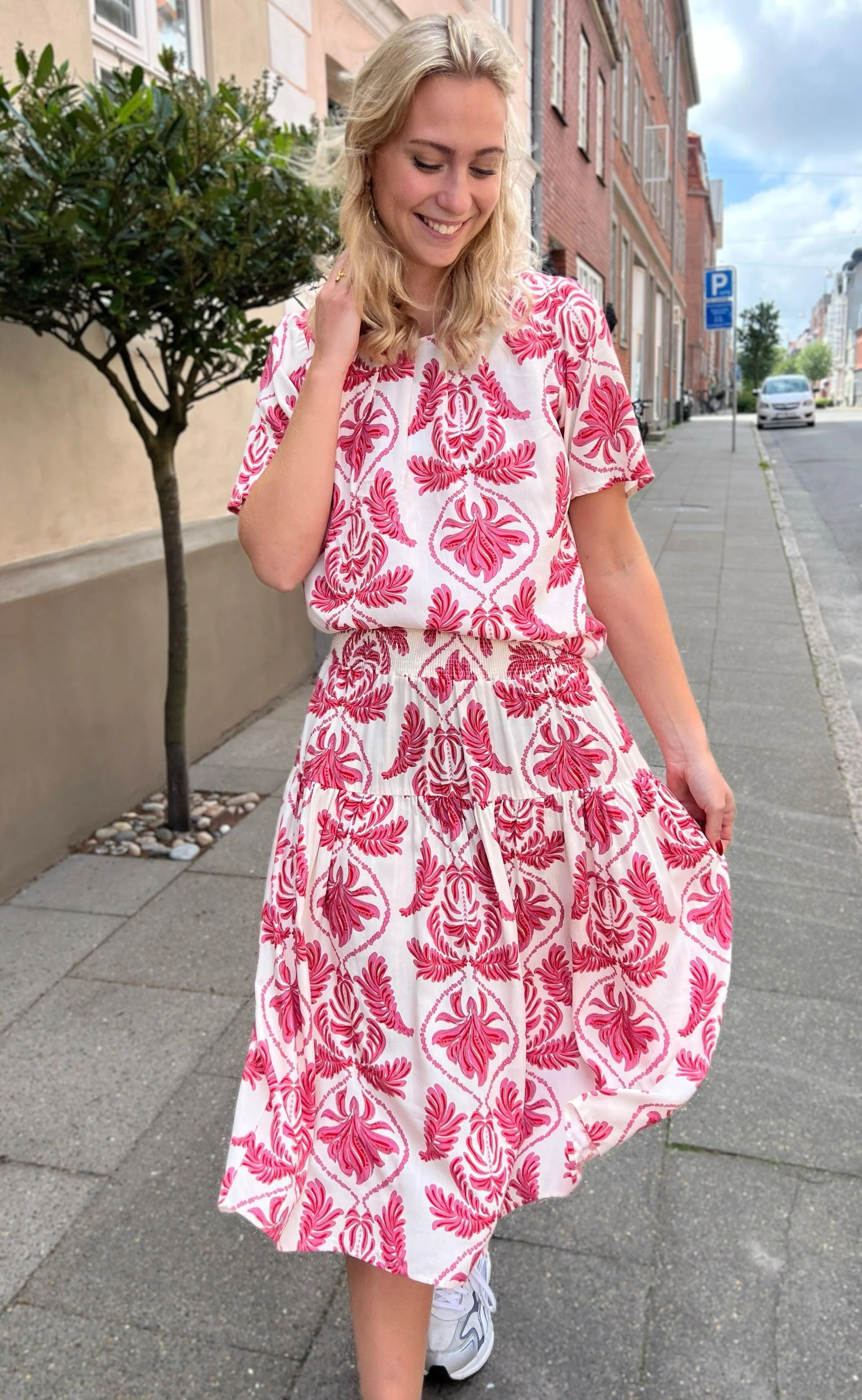 Say INA Copenhagen Bluse - Vicky - White/Pink Paisley - Image 5