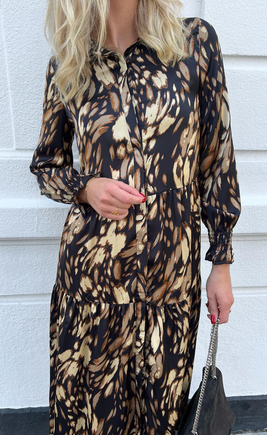 Say INA Copenhagen Kjole - Anna - Black/Brown Print - Image 10