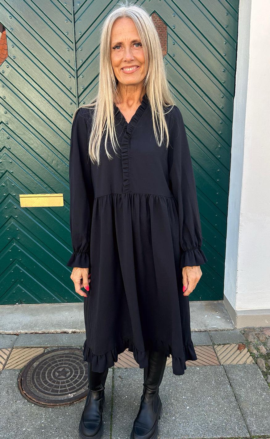 Say INA Copenhagen Kjole - Catja - Black - Image 4