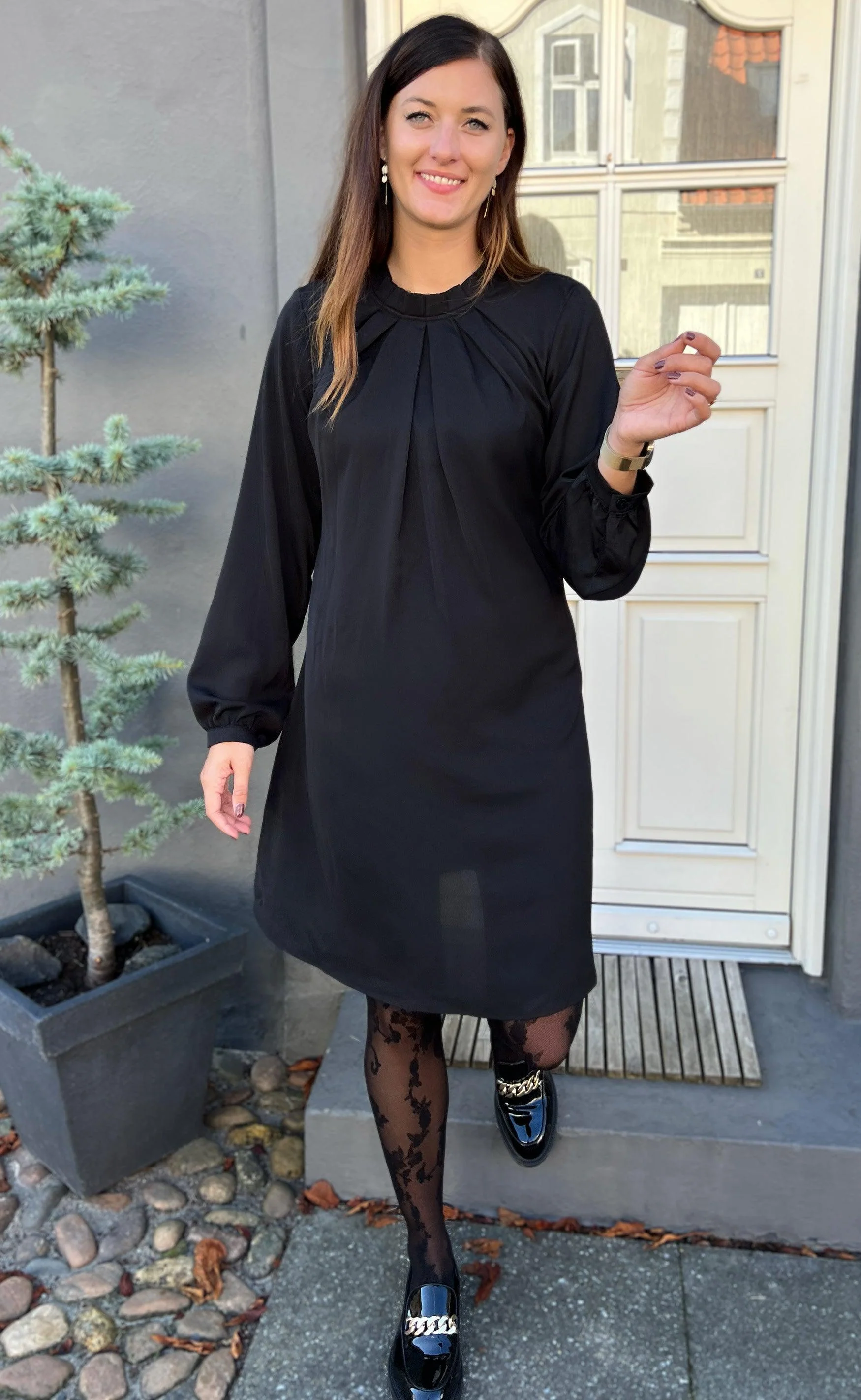 Say INA Copenhagen Kjole - Hazel - Black - Image 6