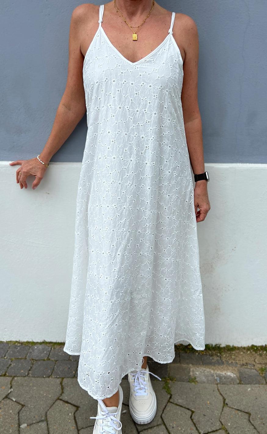 Say INA Copenhagen Kjole - Klara - White Broderi Anglaise - Image 2