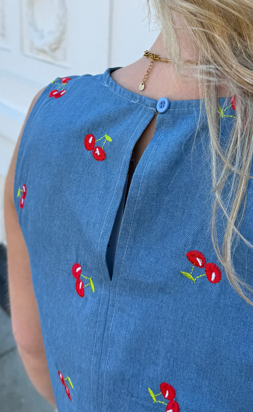 Say INA Copenhagen Kjole - Naja - Denim Blue w. Cherries - Image 3