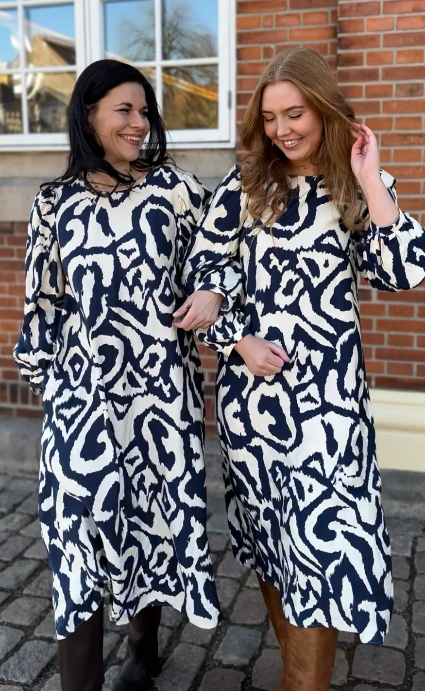 Say INA Copenhagen Kjole - Nia - Blue Art - Image 2