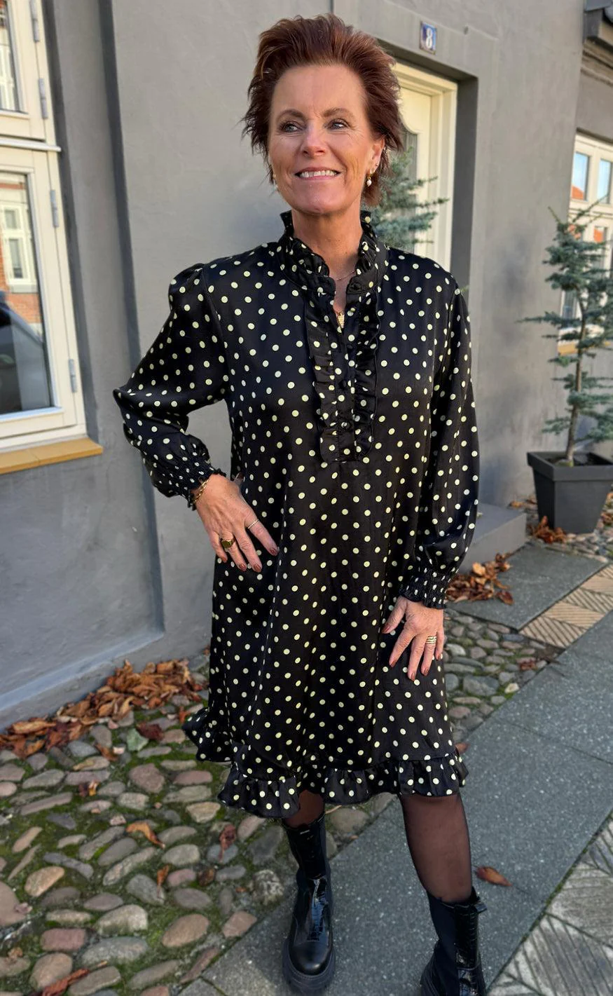 Say INA Copenhagen Kjole - Pia - Black W. Green Dots - Image 2