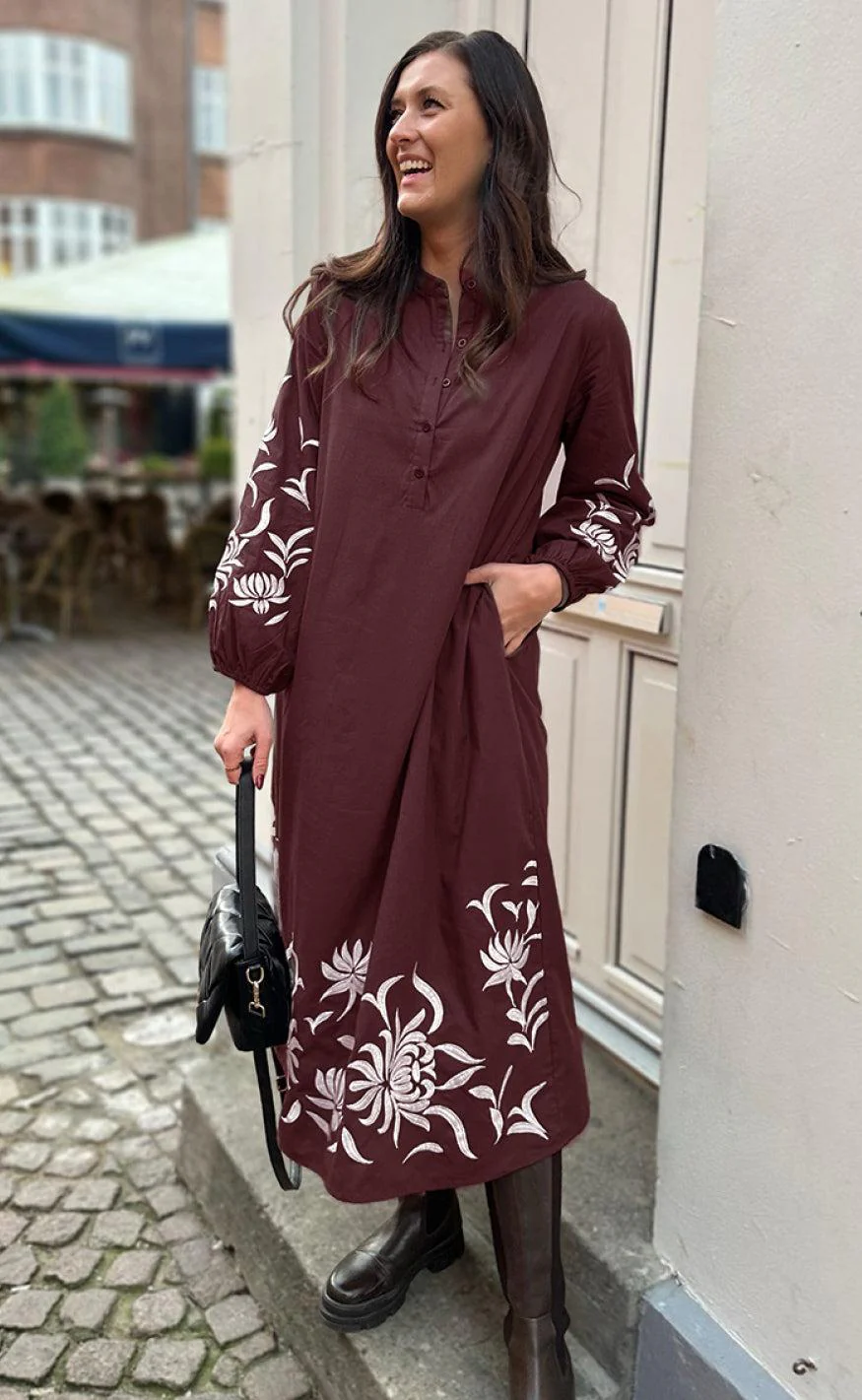 Say INA Copenhagen Kjole - Tilde Long - Burgundy Red W. Embroidery - Image 3