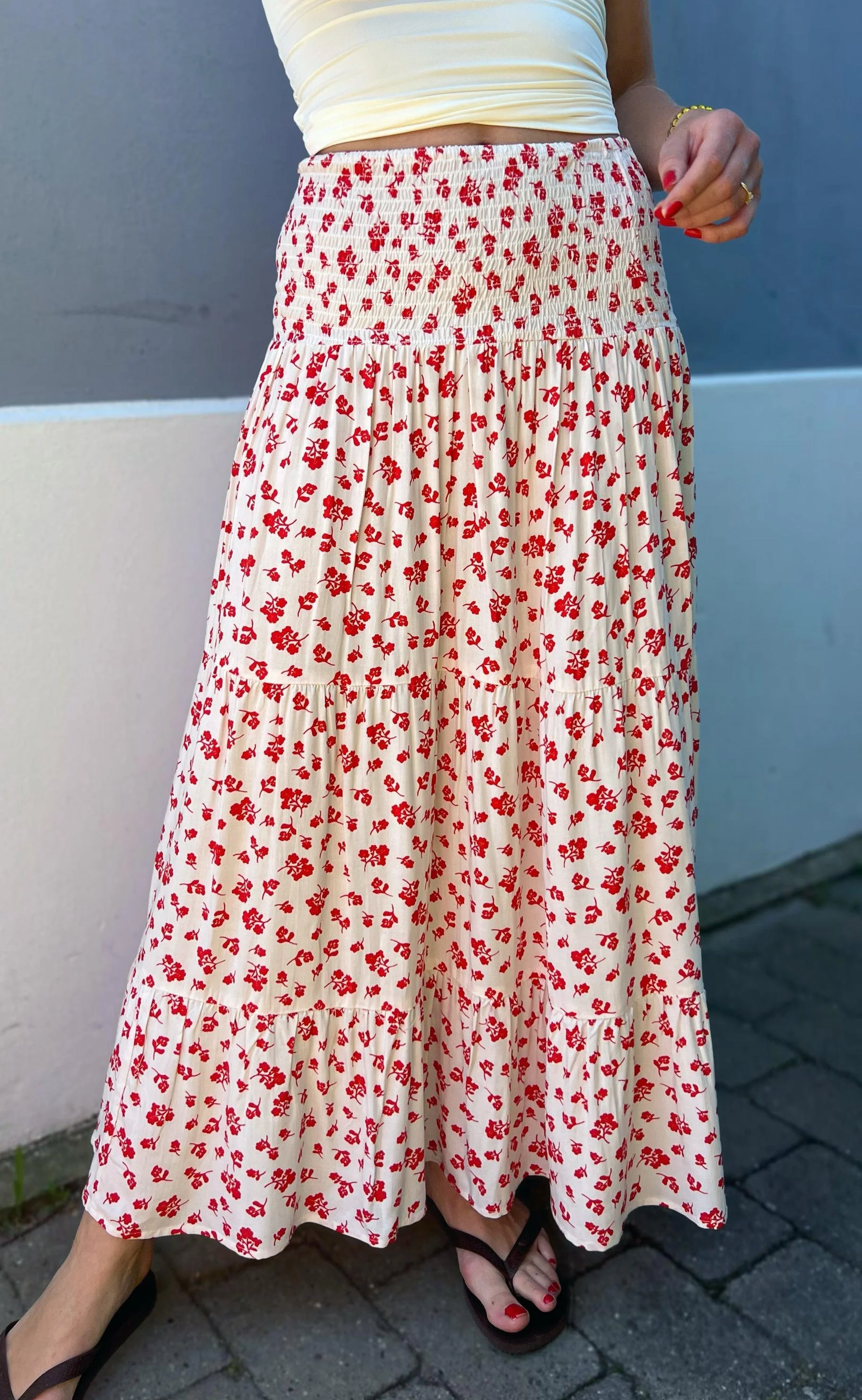Say INA Copenhagen Nederdel - Nikoline - White/Red Flowers - Image 3