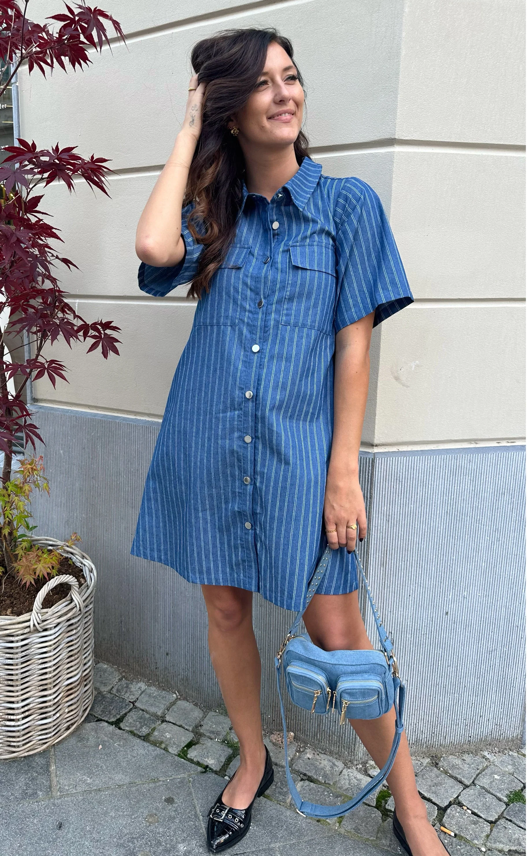 Say INA Copenhagen Kjole - Sif - Denim Blue Pinstripe - Image 3