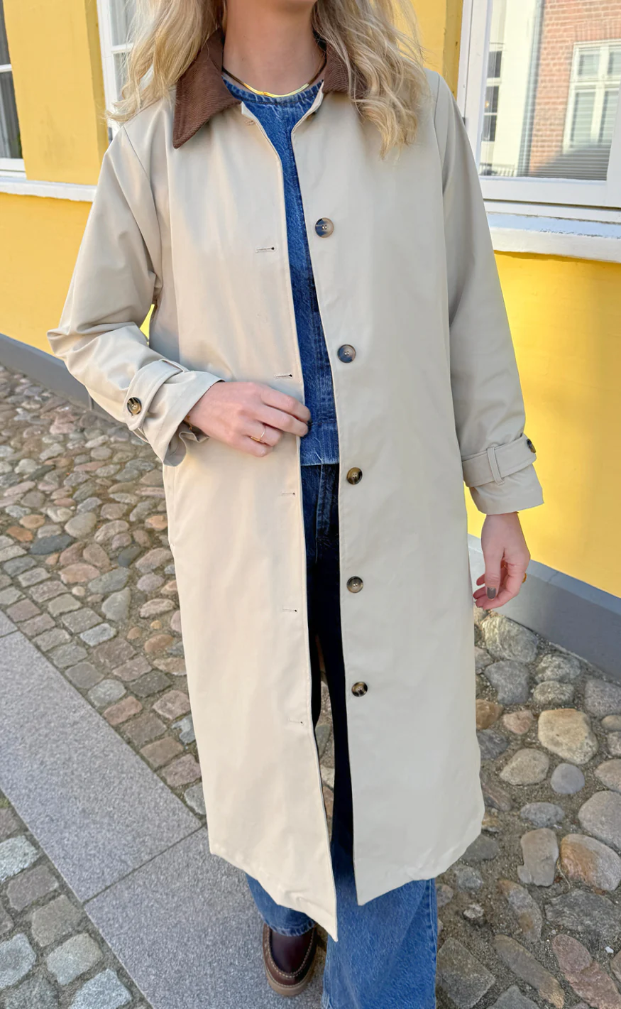 Say INA Copenhagen Trenchcoat - Louisa Long - Beige W. Corduroy - Image 2