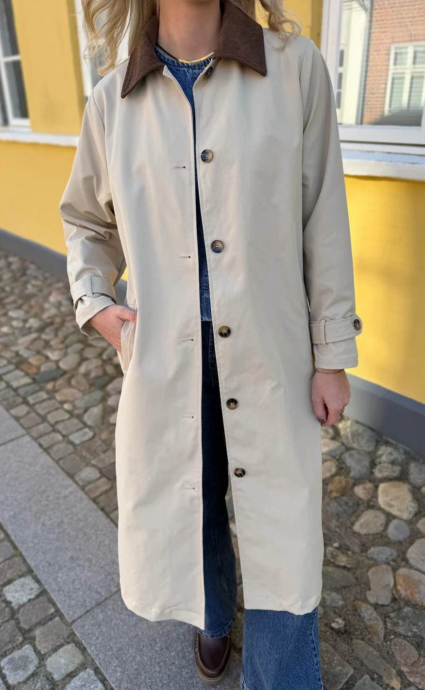 Say INA Copenhagen Trenchcoat - Louisa Long - Beige W. Corduroy - Image 4