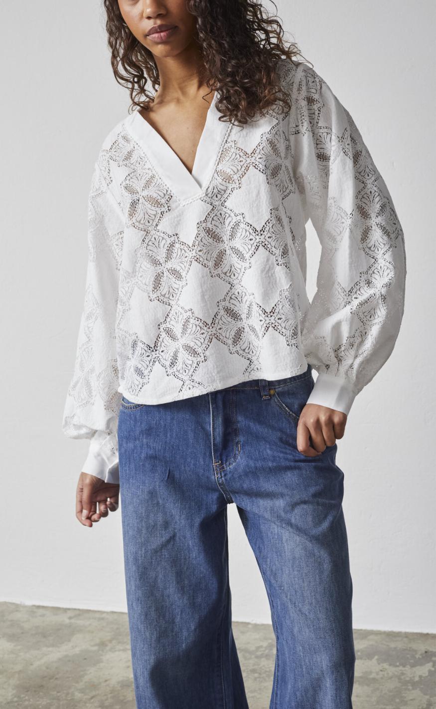 Love & Divine Bluse - Love1307 - Cream Lace - Image 2