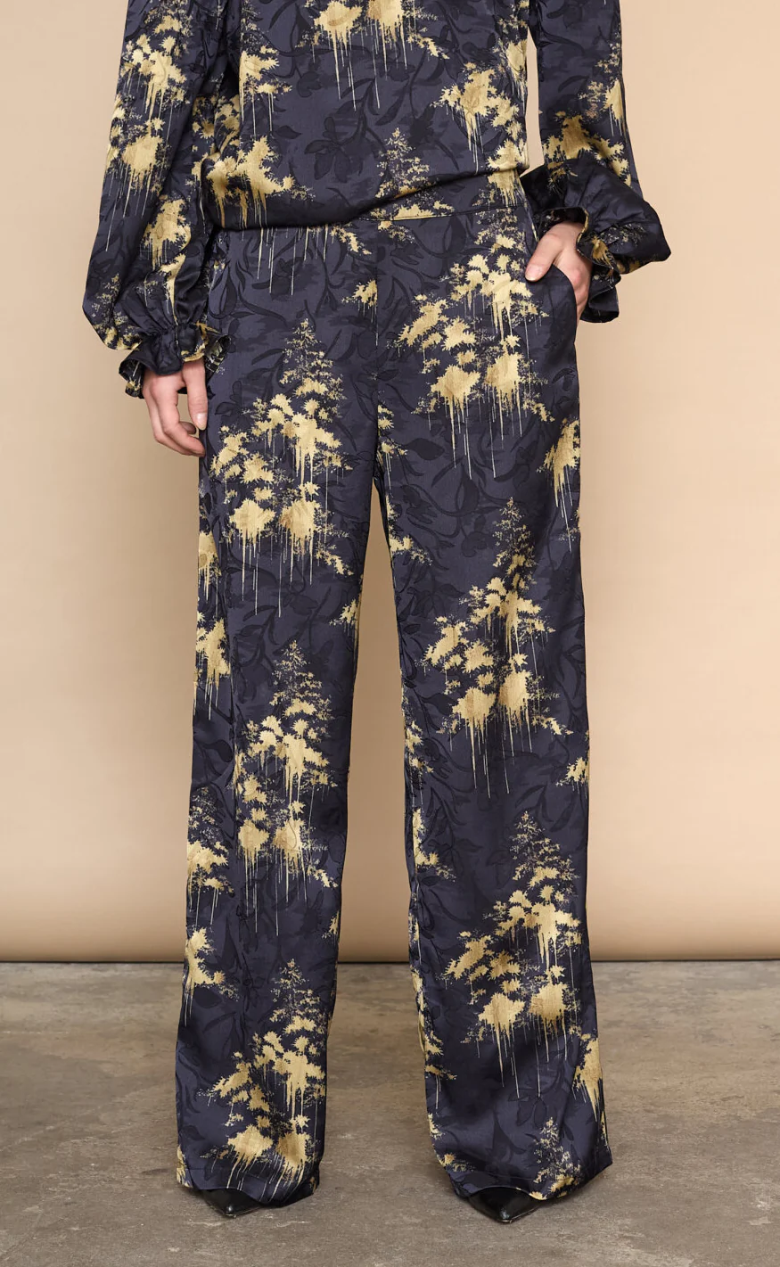 Love & Divine Bukser - Love1024-46 - Gold Print - Image 5
