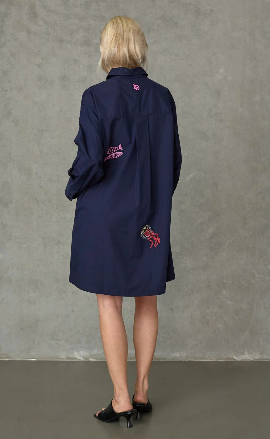 Love & Divine Kjole - love1589 - Navy Emb. - Image 5