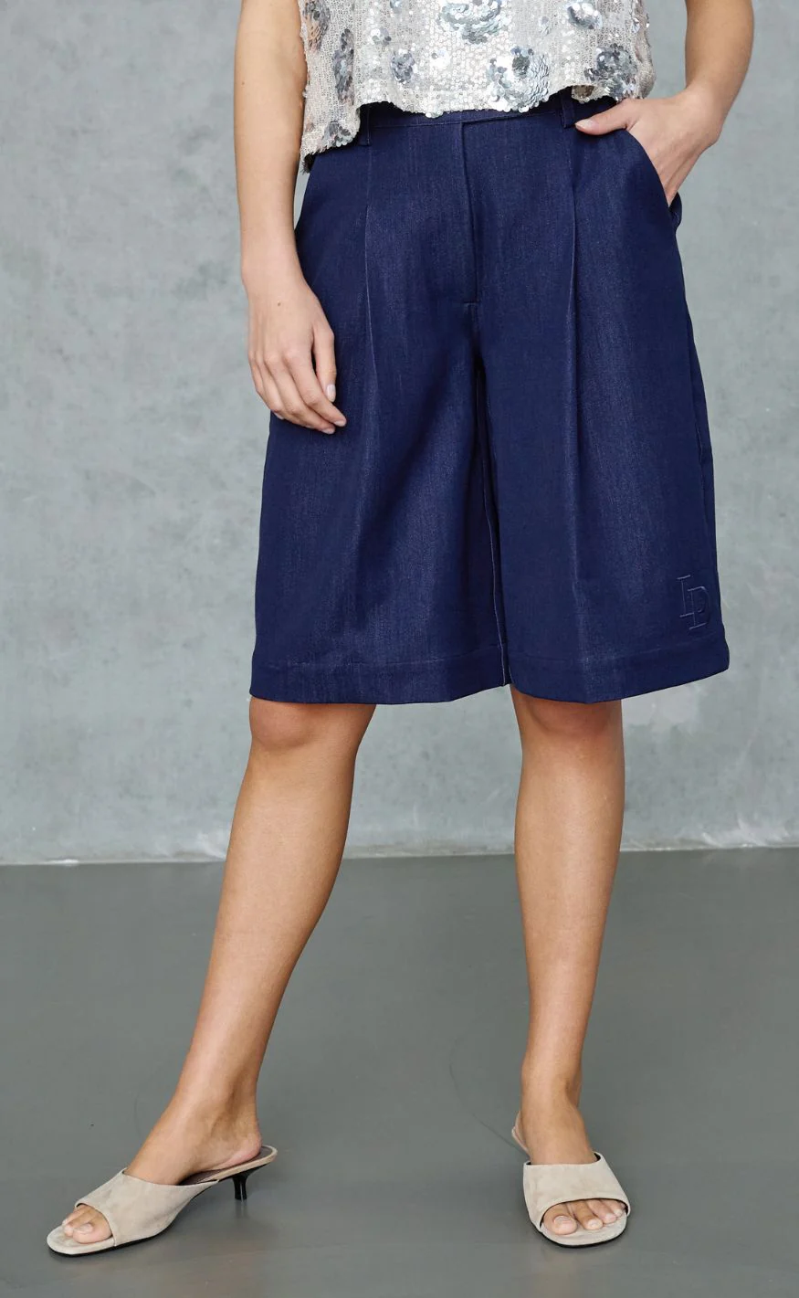 Love & Divine Shorts - Love1582 - Unwashed Denim - Image 9