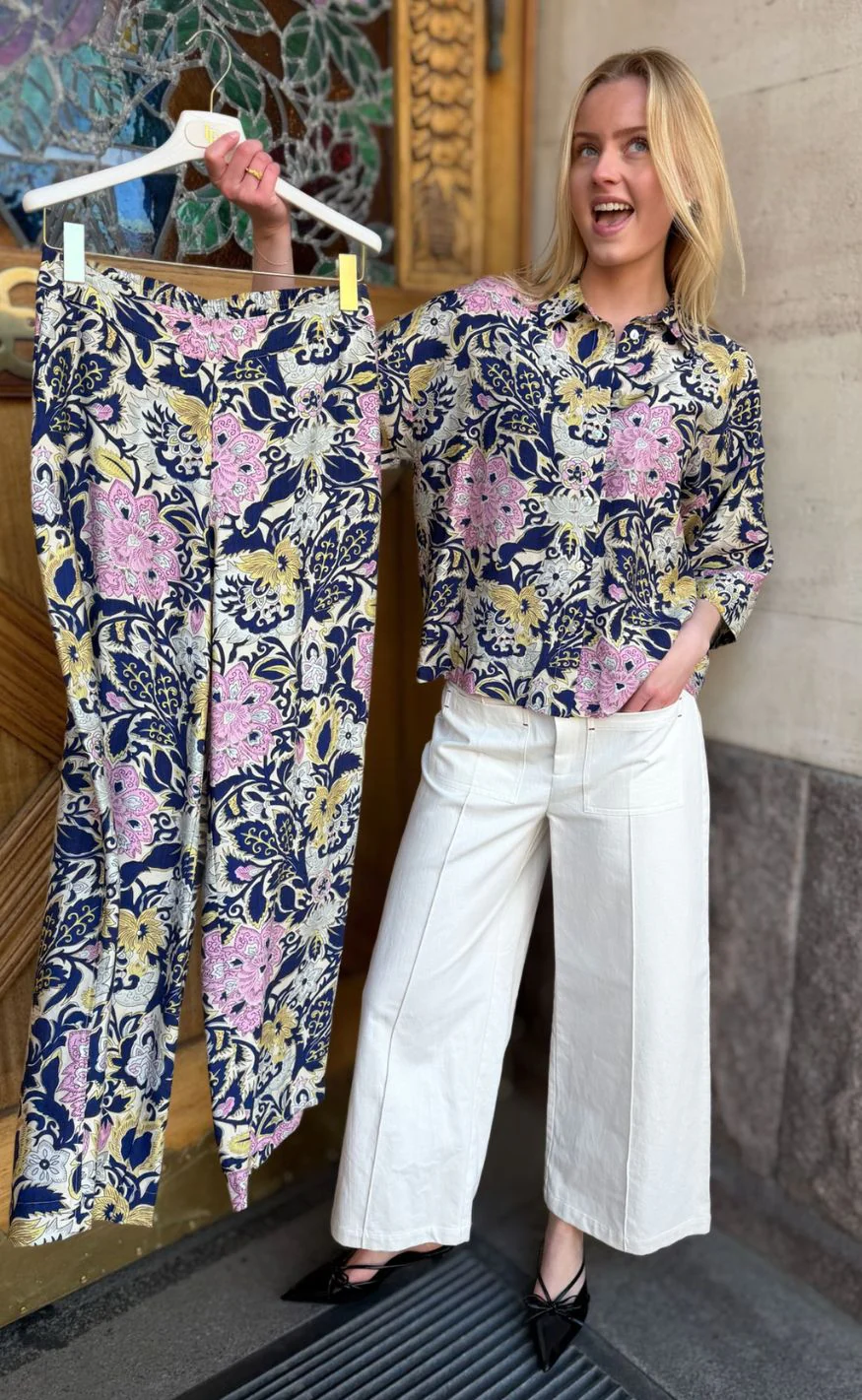 Love & Divine Skjorte - Love1338-3 - Navy Paisley - Image 7