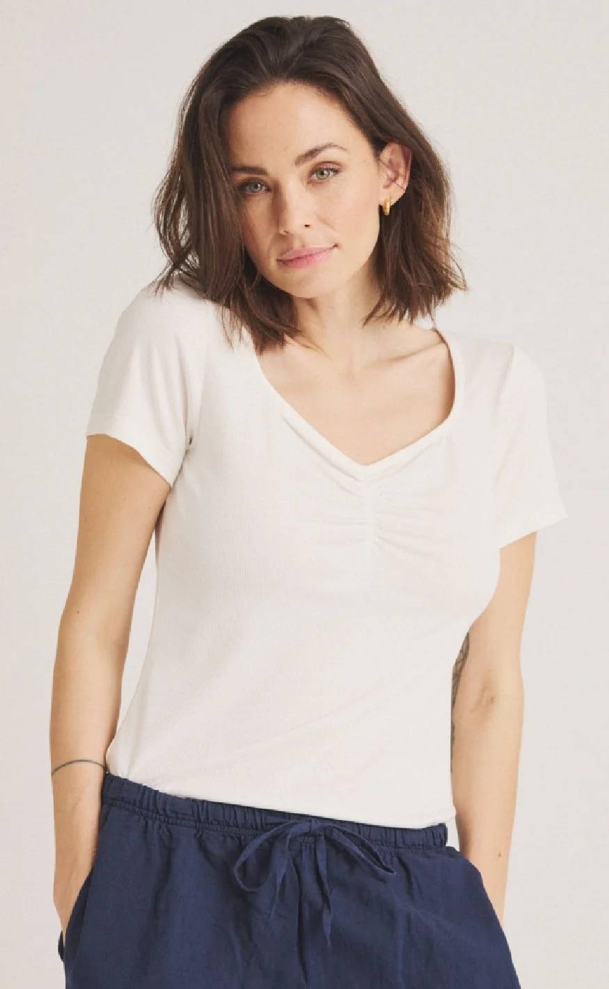 Luxzuz T-shirt - Klaudine - Cream - Image 2
