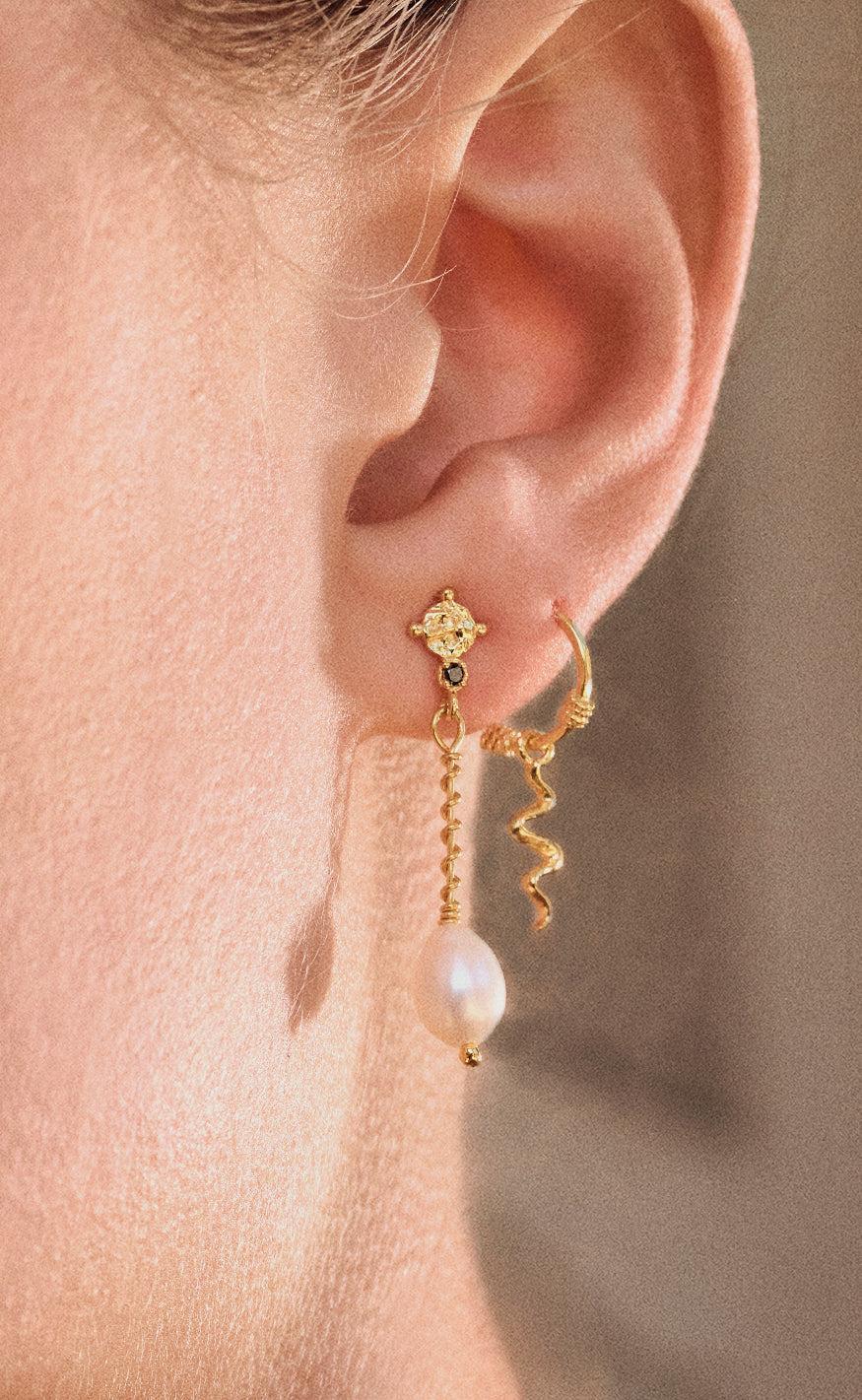 Maanesten Øreringe - Nyla - Gold Colour - Image 6