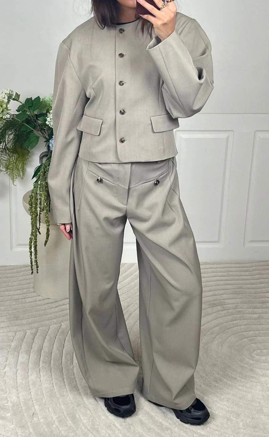 Neo Noir Blazer - Aranti Structure Curve - Warm Grey - Image 11