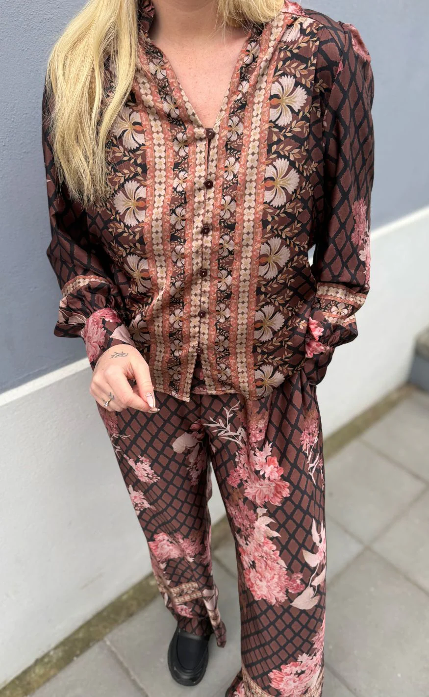 Neo Noir Bluse - Massima Botanical - Black - Image 5
