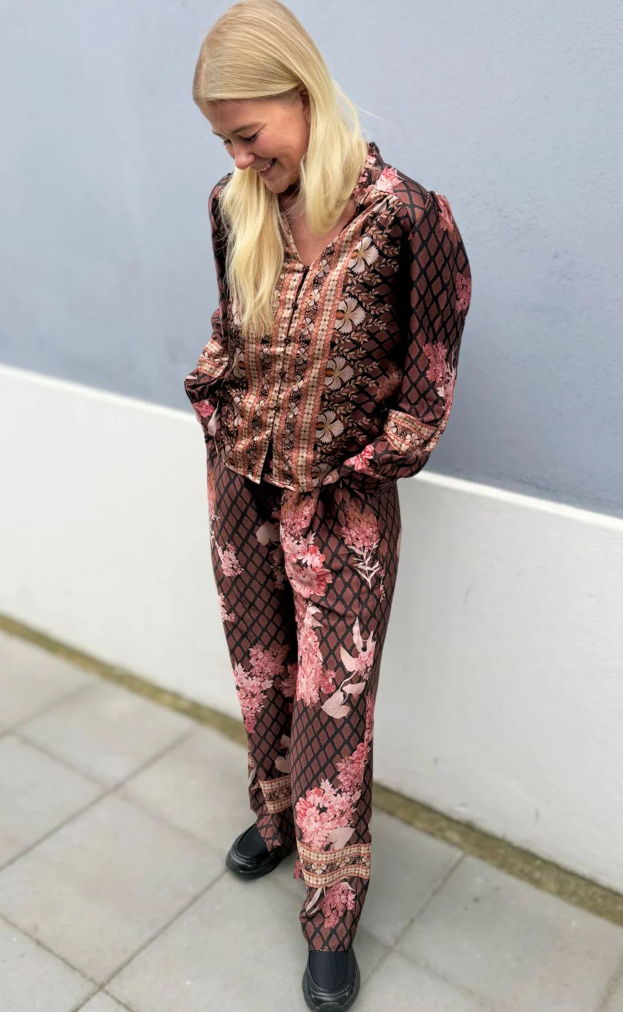 Neo Noir Bluse - Massima Botanical - Black - Image 6