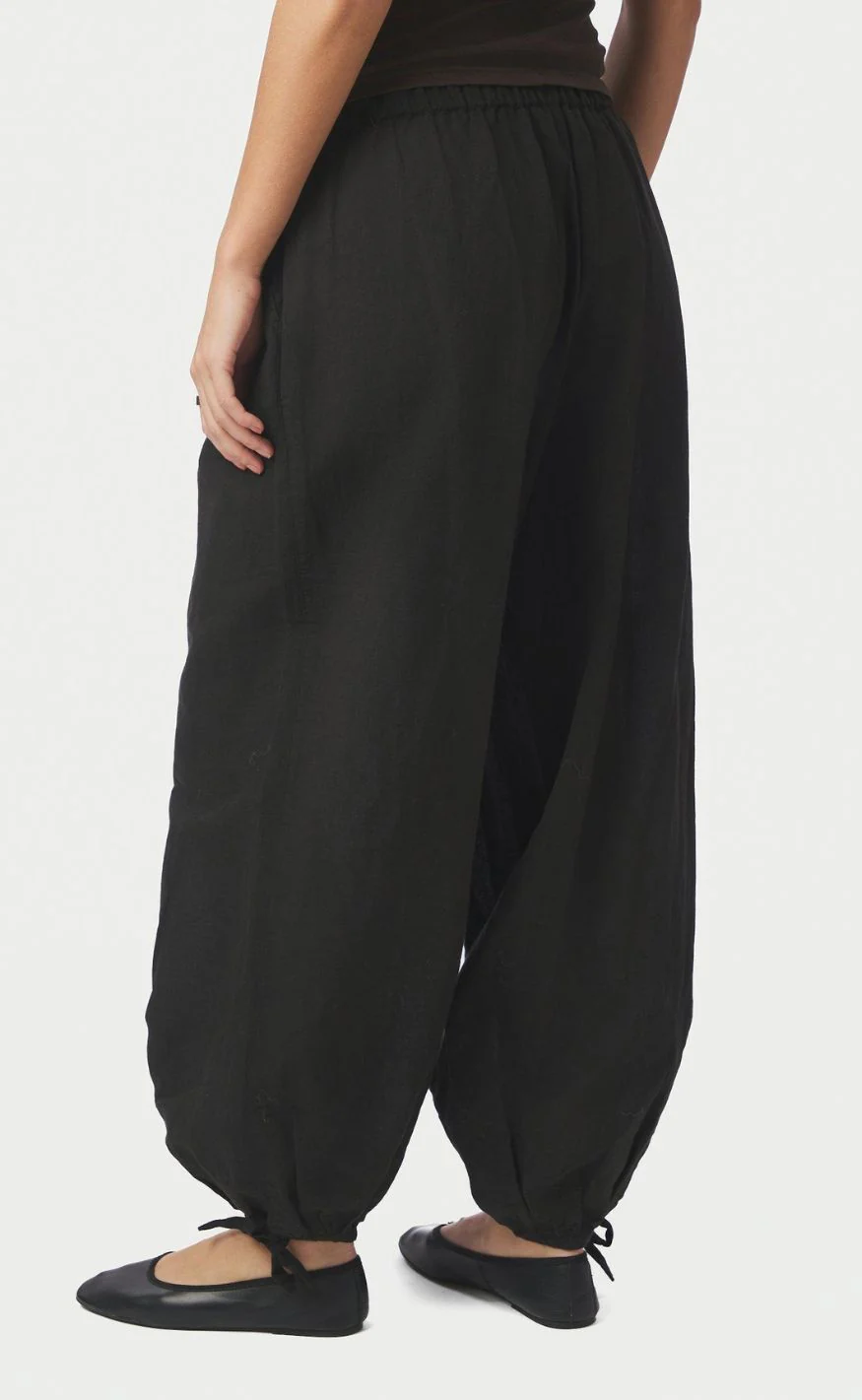Neo Noir Bukser - Roxane Balloon Linen - Black - Image 5