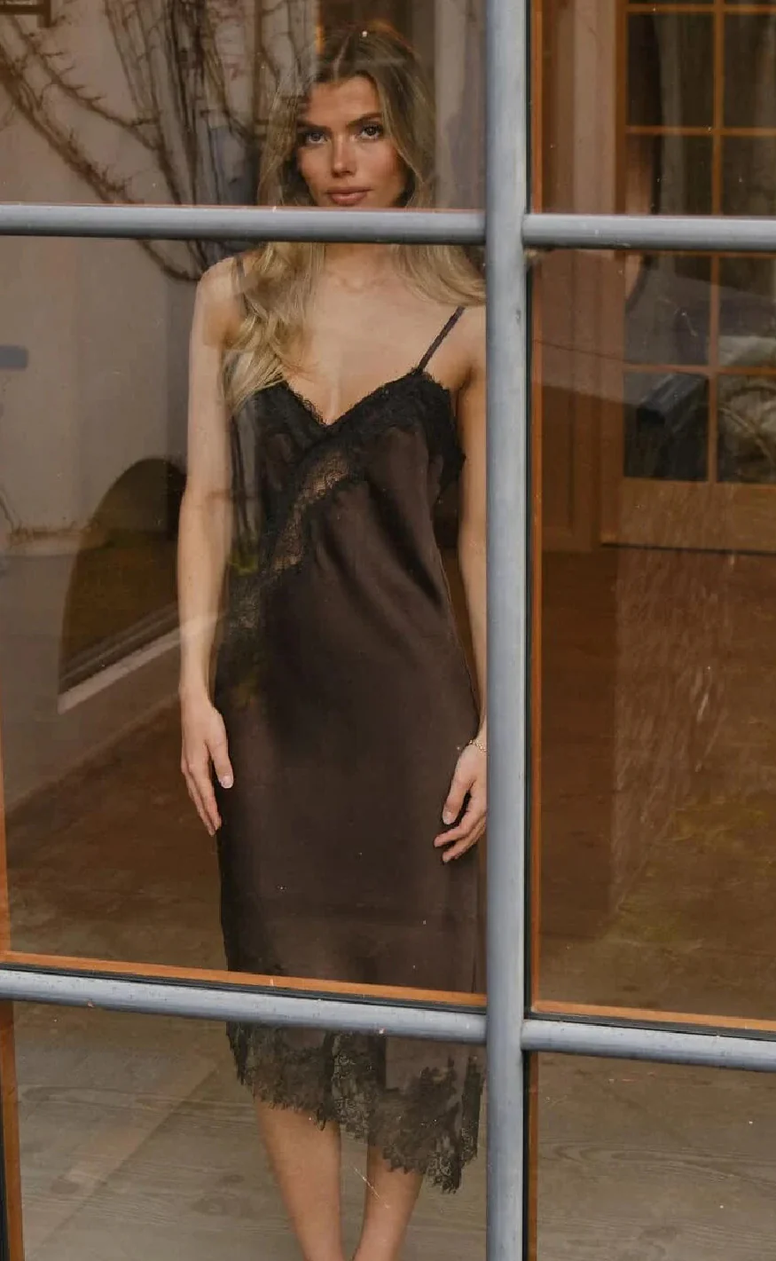 Neo Noir Kjole - Sorelle Lace - Dark Brown - Image 3