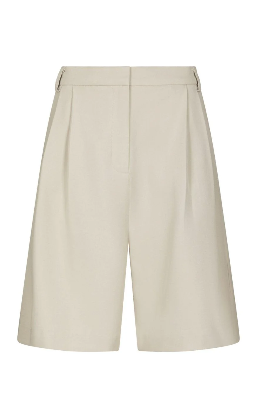 Neo Noir Shorts - Nika Structure - Creme