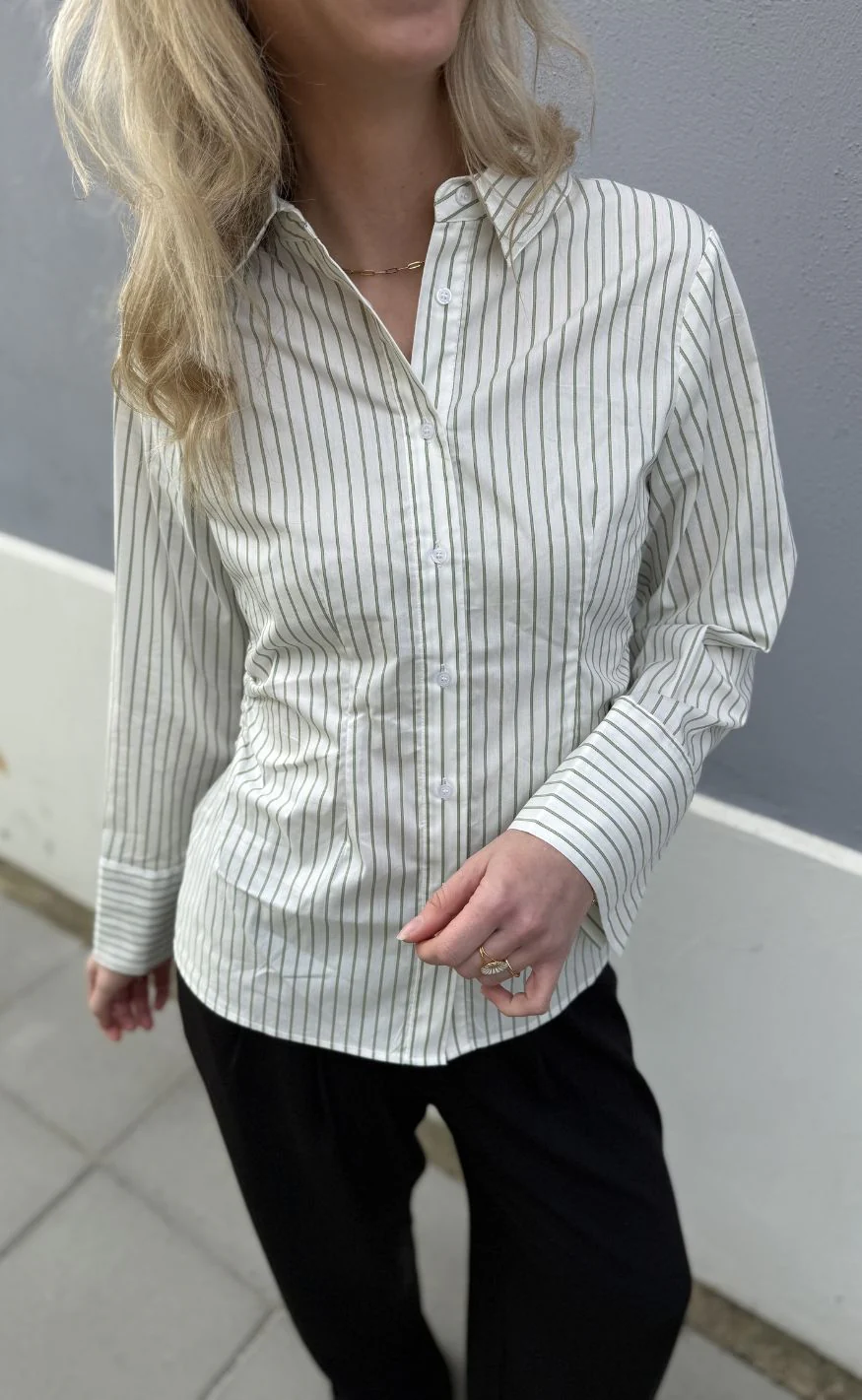 Neo Noir Skjorte - Caroli Stripe - Dusty Green - Image 4