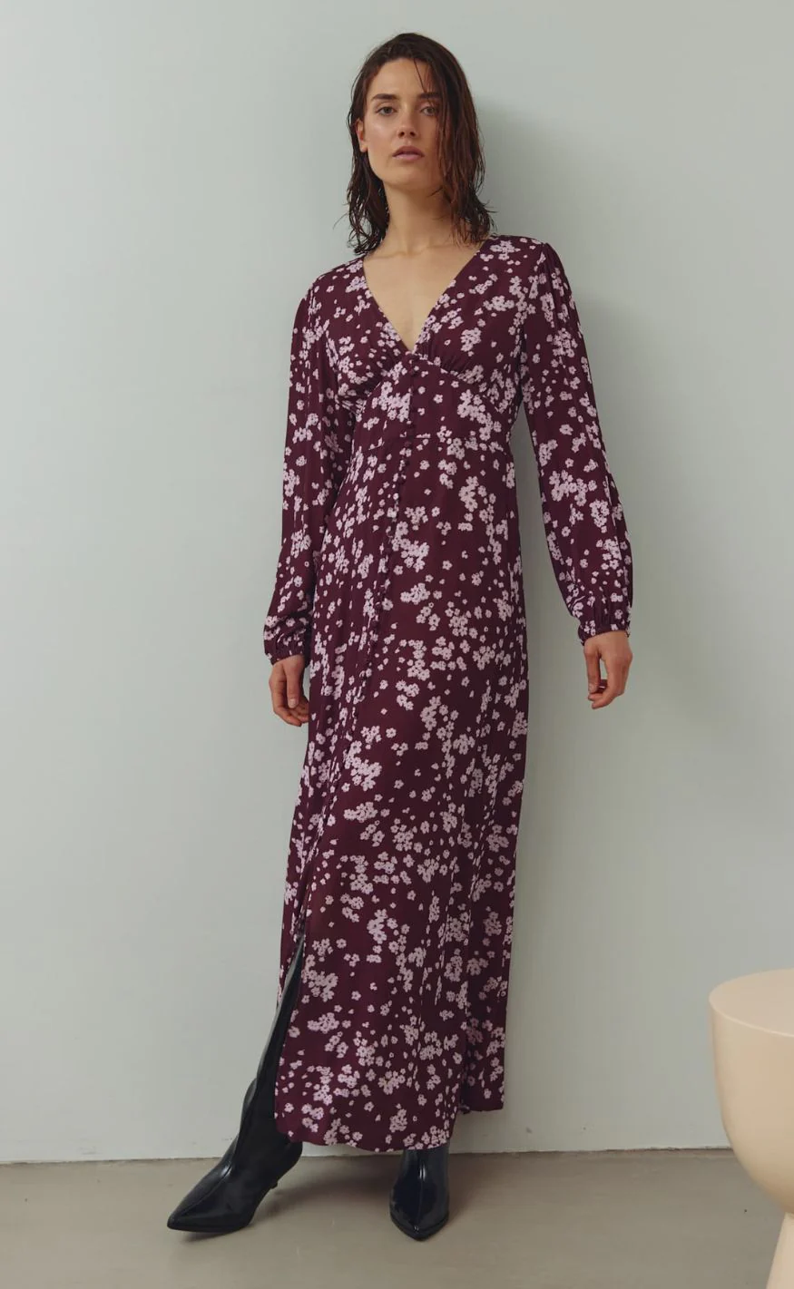 Noella Kjole - Lilith Maxi - Deja Burgundy Print - Image 3