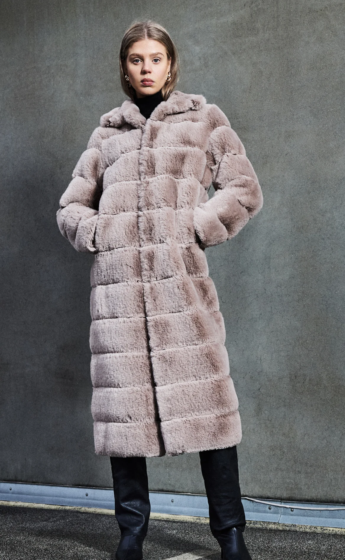 Notyz Jakke - Fake Fur Long - Sand - Image 3