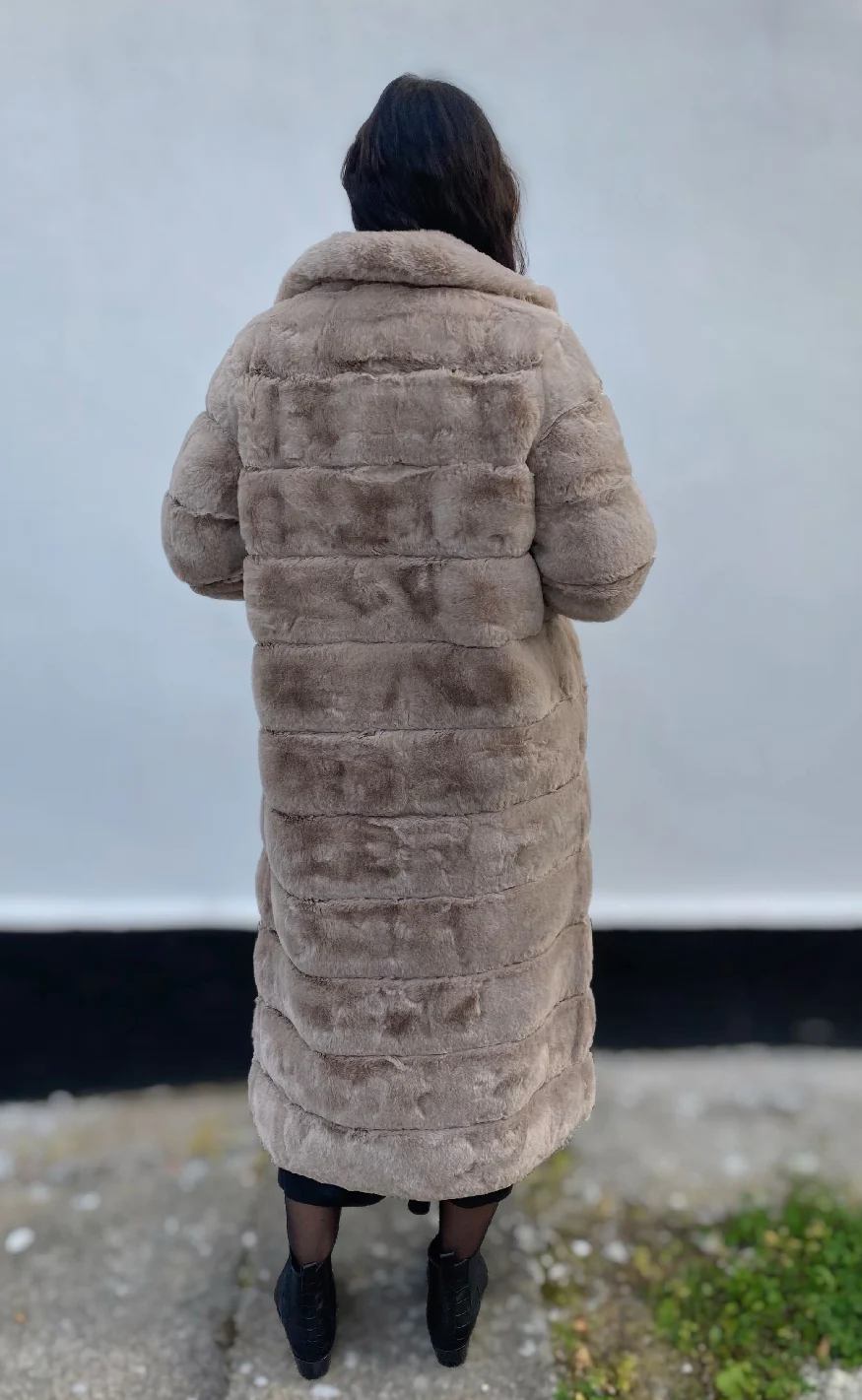 Notyz Jakke - Fake Fur Long - Sand - Image 5