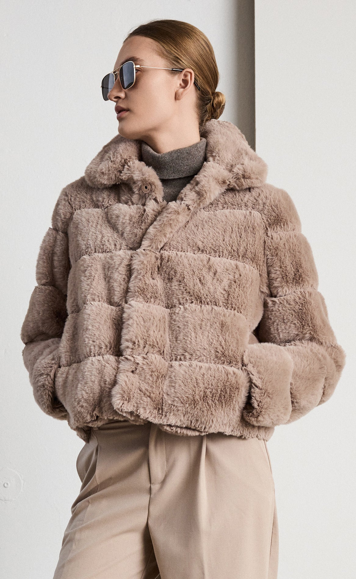 Notyz Jakke - Fake Fur - Sand - Image 2