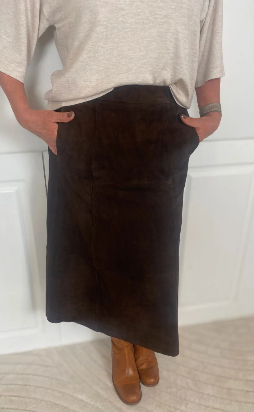 Notyz Nederdel - Suede Skirt - Dark Chocolate Brown - Image 4