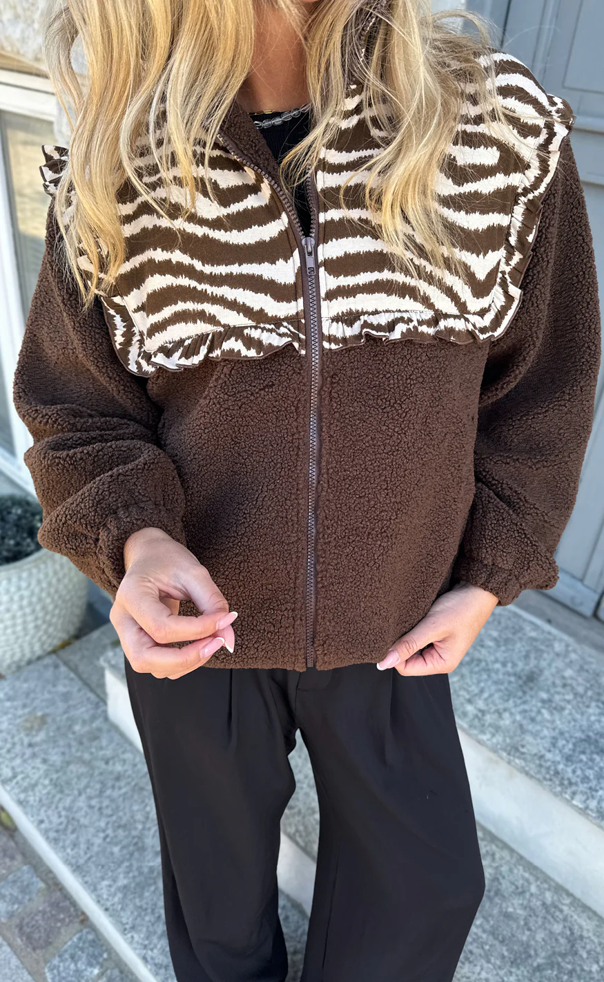 Say INA Copenhagen Fleece Jakke - Fia - Dark Brown W. Zebra - Image 4