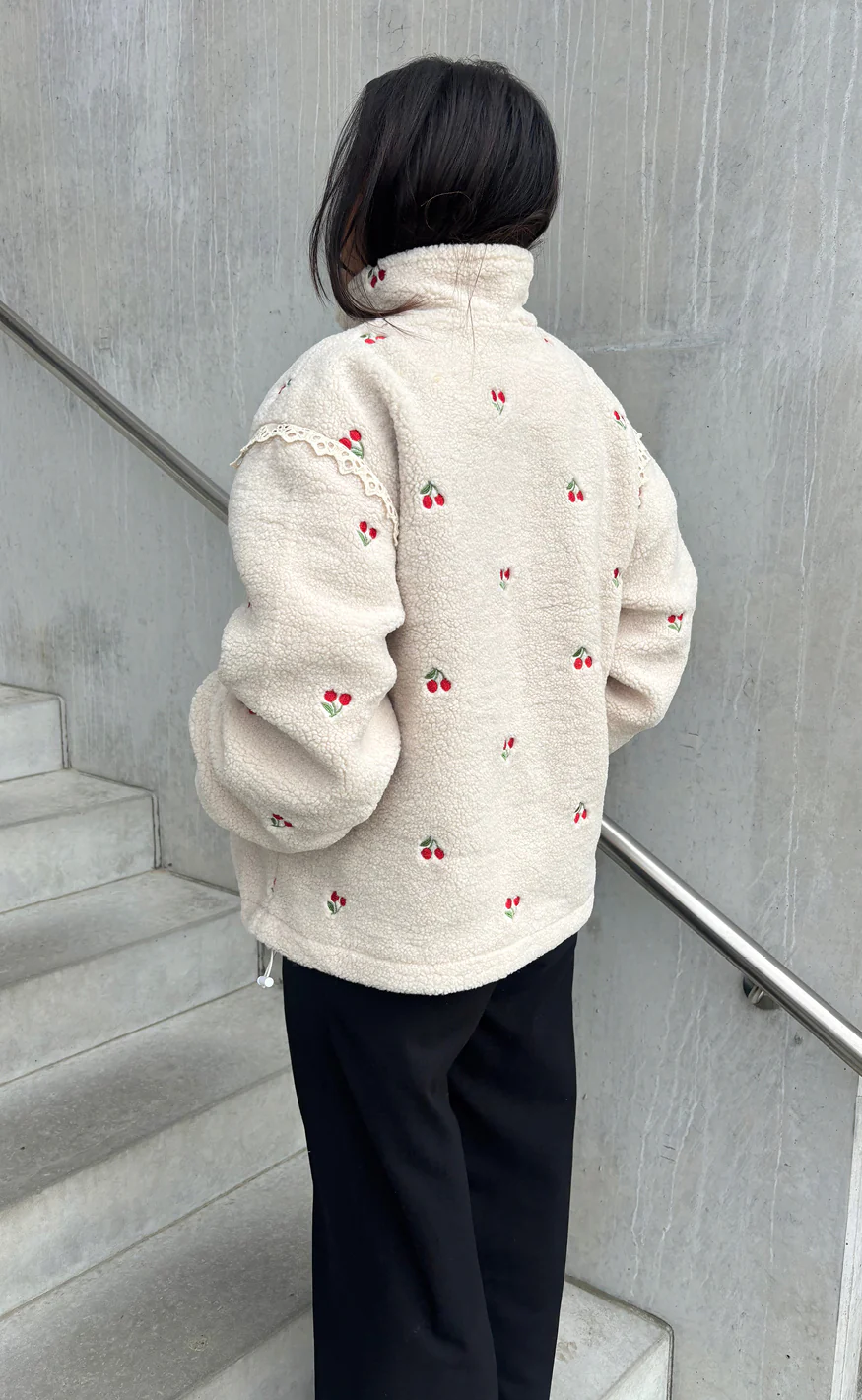Say INA Copenhagen Fleece Jakke - Fia - Off White W. Cherries - Image 5