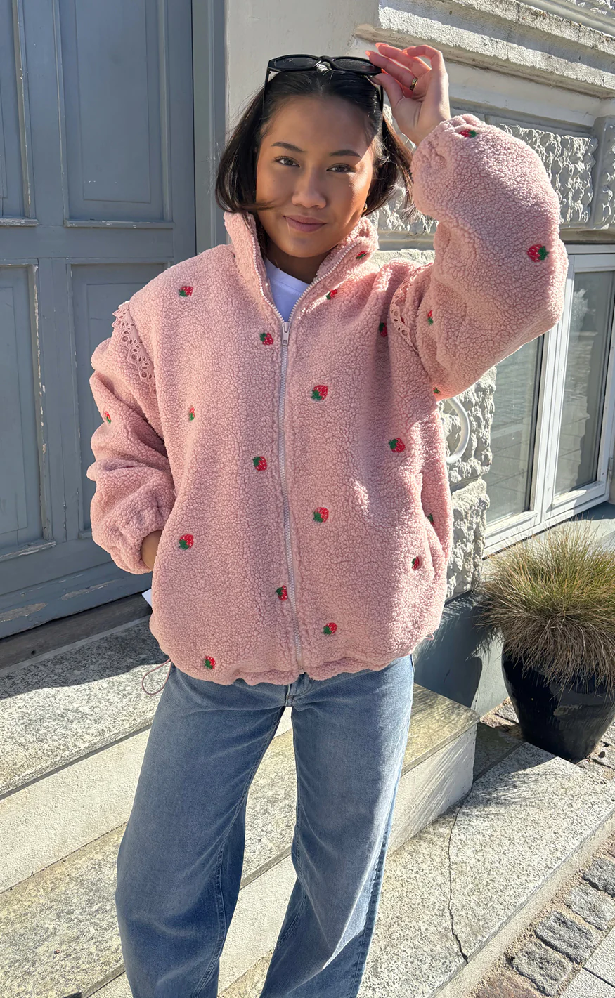 Say INA Copenhagen Fleece Jakke - Fia - Pink W. Strawberry Embroidery - Image 7