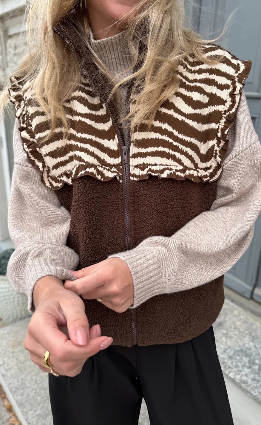 Say INA Copenhagen Fleece Vest - Fia - Dark Brown W. Zebra - Image 4