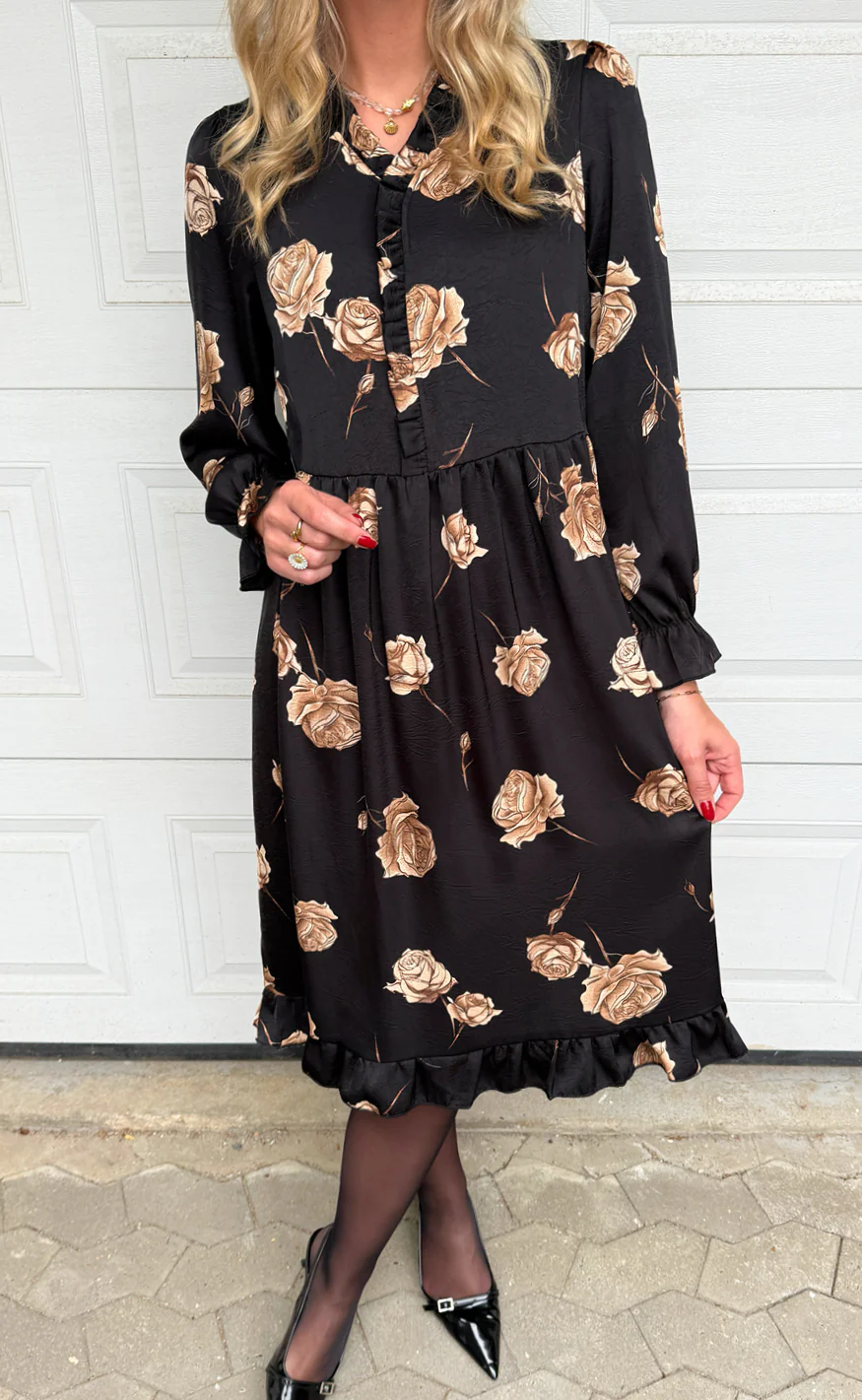 Say INA Copenhagen Kjole - Catja - Black W. Roses - Image 4