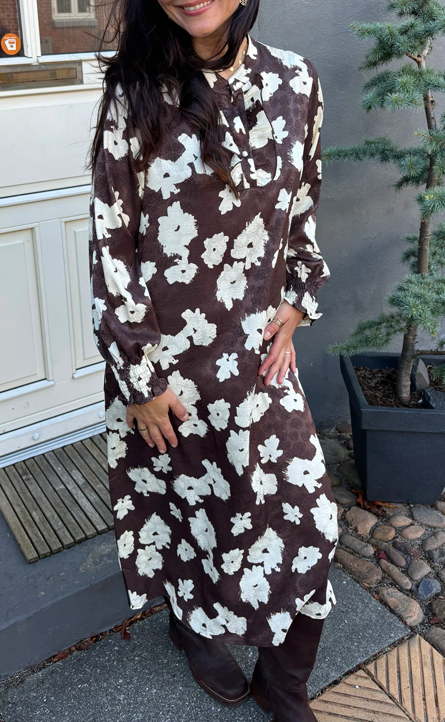 Say INA Copenhagen Kjole - Ella - Dark Brown W. White Flowers - Image 6