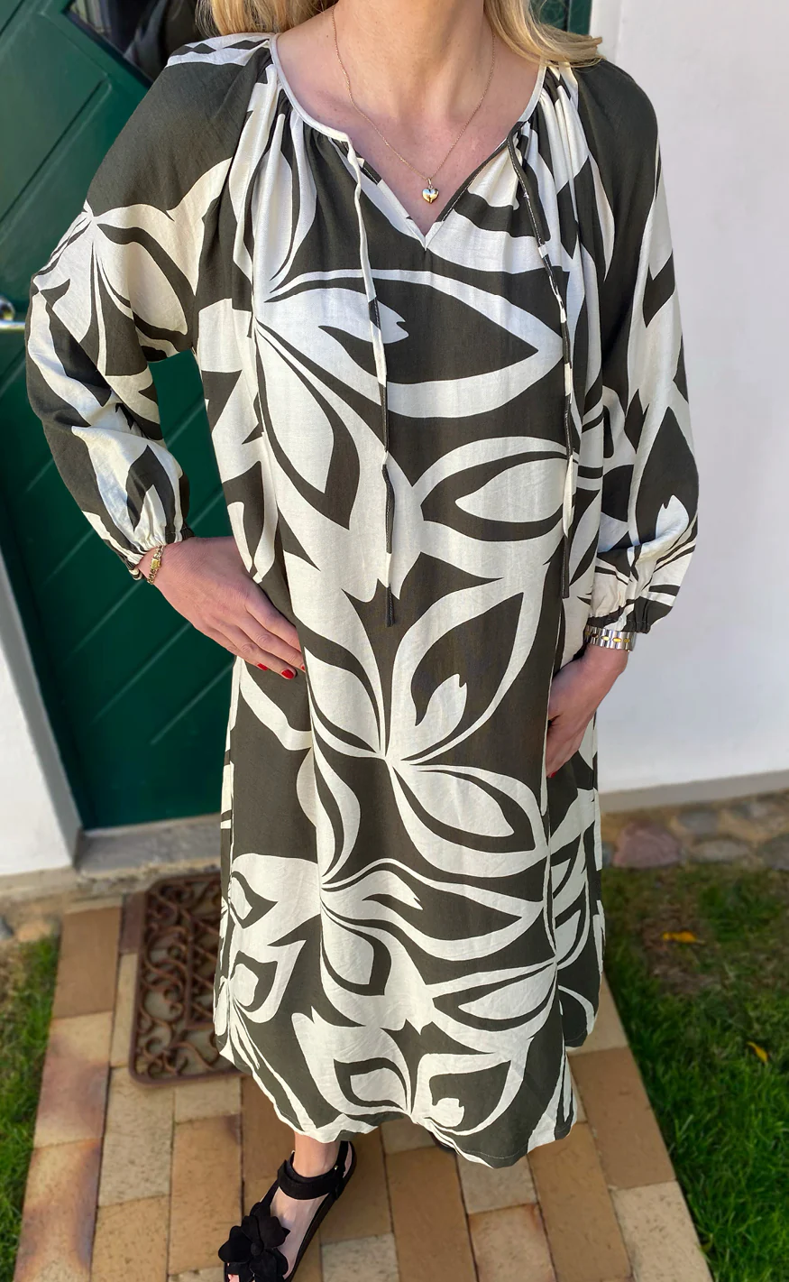Say INA Copenhagen Kjole - Susanna - Army Green W. Big Flowers - Image 2