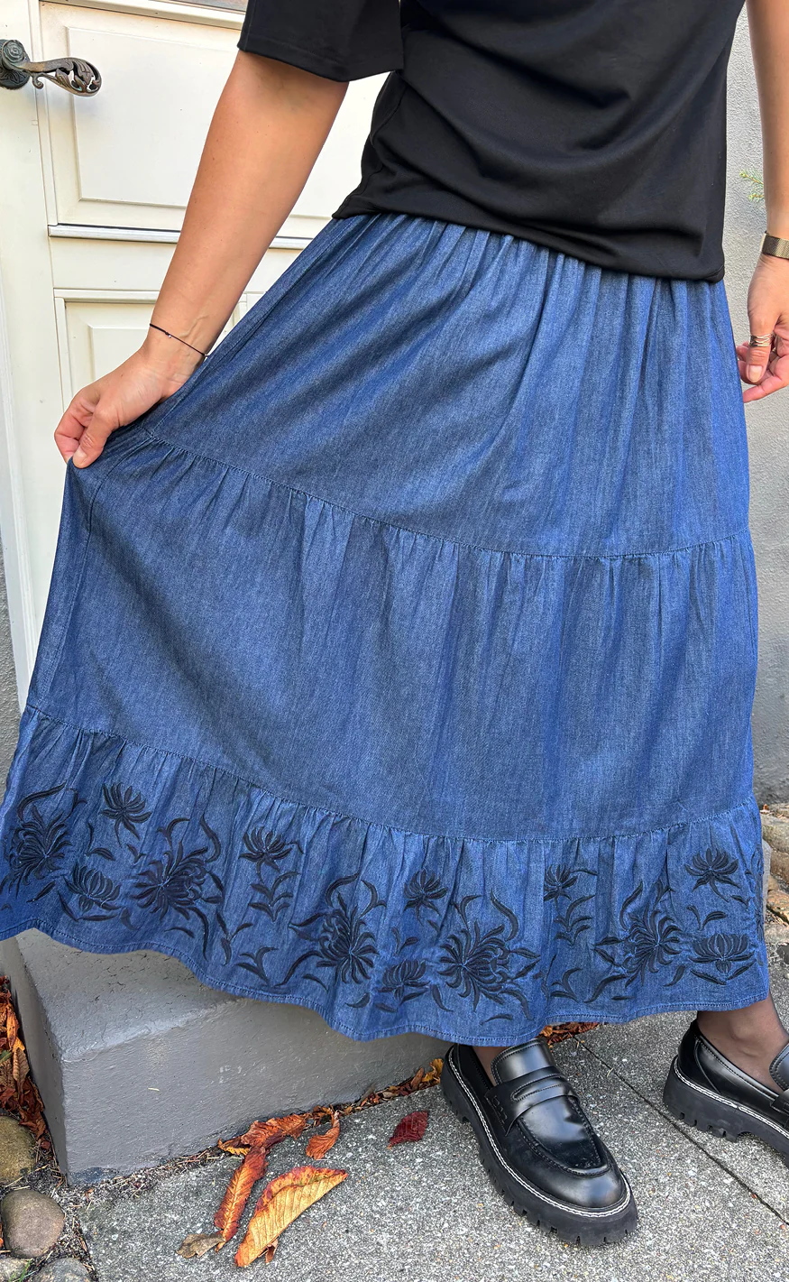 Say INA Copenhagen Nederdel - Nikoline - Denim Blue W. Embroidery - Image 3
