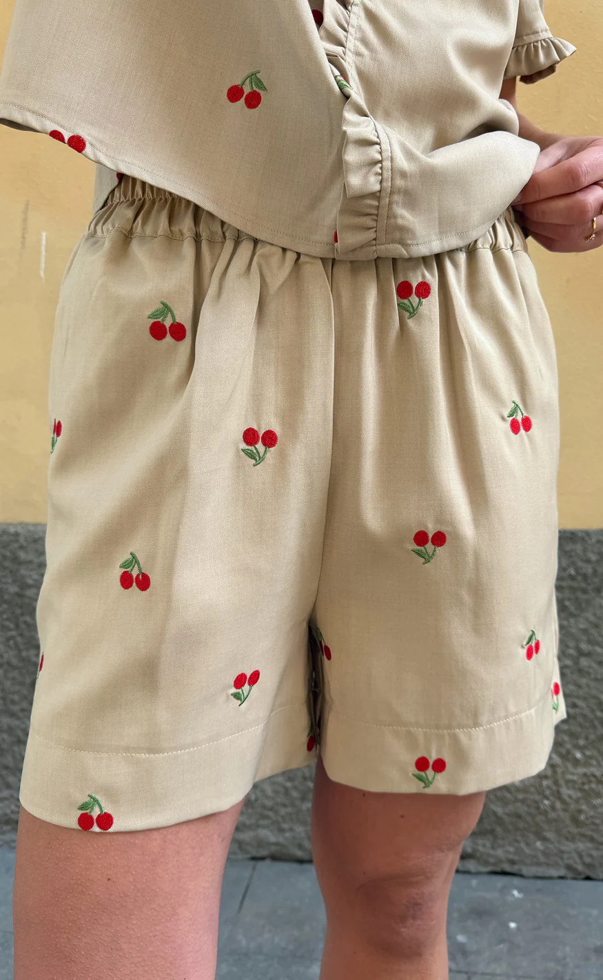 Say INA Copenhagen Shorts - Liv - Sand W. Cherries - Image 4