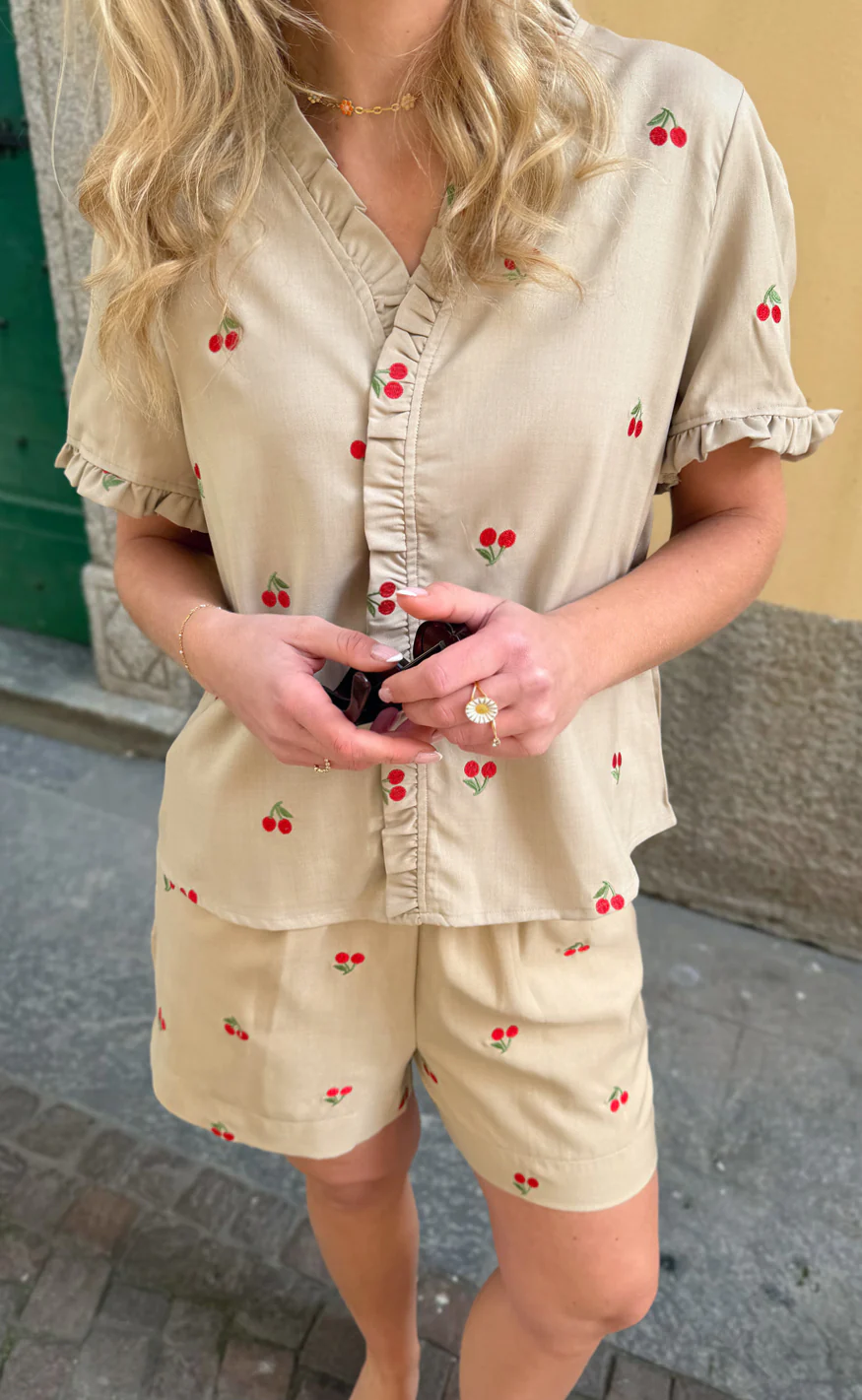 Say INA Copenhagen Shorts - Liv - Sand W. Cherries - Image 5